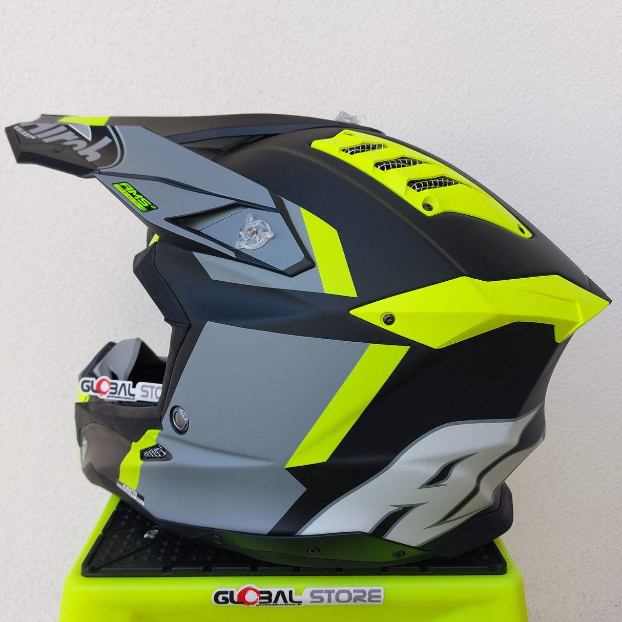 Airoh Aviator 3 GLORY Helmet - Yellow Matt